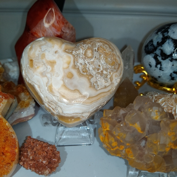 🌼 Huge White Onyx Heart 🌼 - Picture 4 of 5